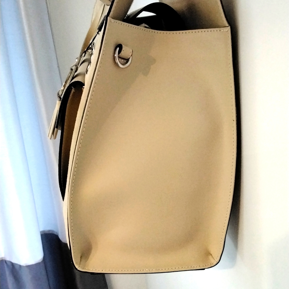 Varriale large tote in genuine leather (made in Italy) 17" x 12" x 6.5" - Picture 3 of 16